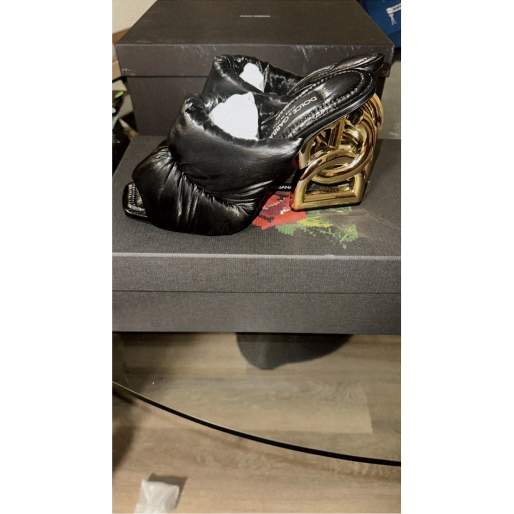 Dolce & Gabbana Black and Gold Elegant Heels